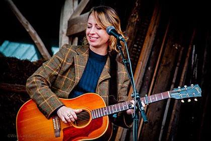 stephanie-struijk-trio-s1920x1080-q70.jpg